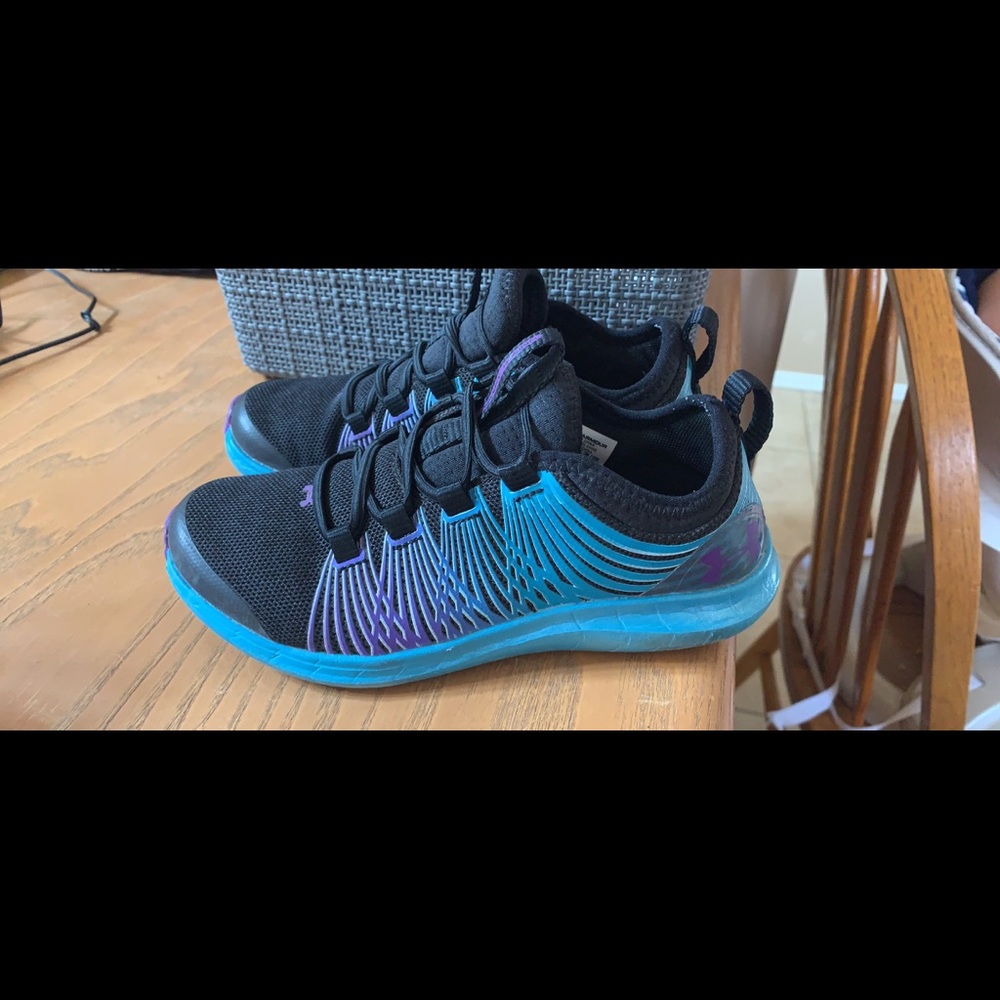 Girls under armor shoes
